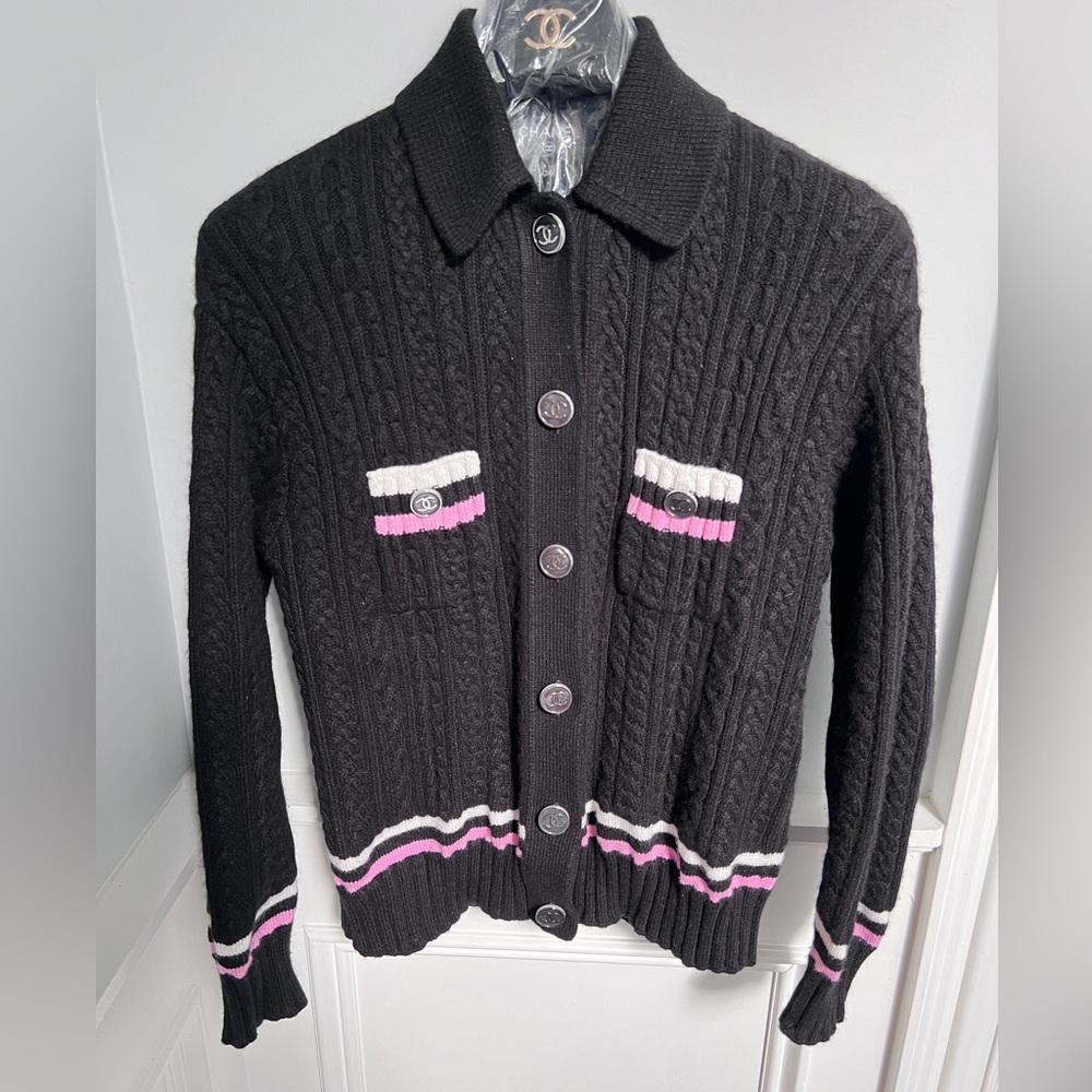 ❤️SOLD❤️Brandnew Chanel classic Cardigan